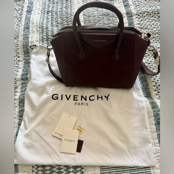 Givenchy Antigona Handbag - Picture 3 of 8